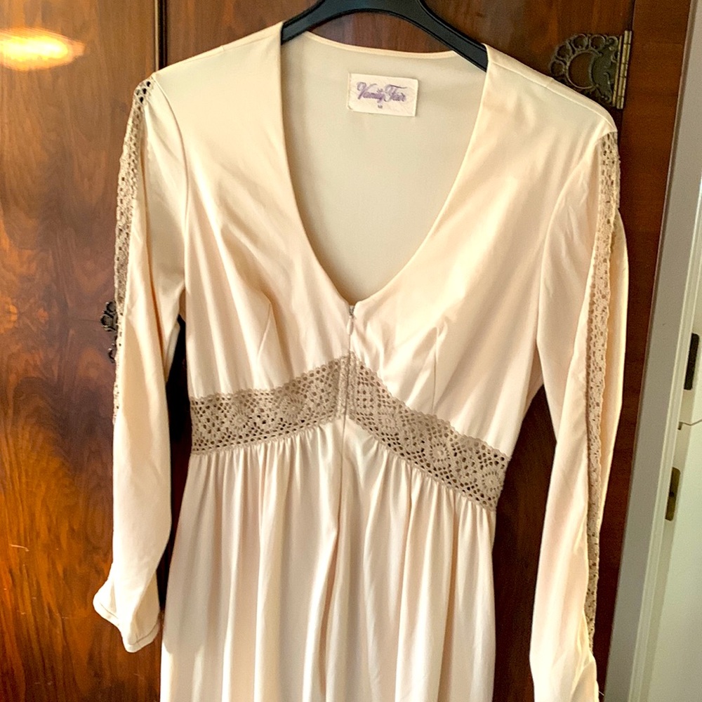 Vintage 1950s Vanity Fair Lounge wear Robe Lace cover up